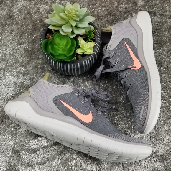 Nike Free Run Flyknit Sneakers - Picture 5 of 6